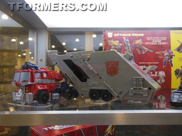 Transformers=botcon 2013 Generatations Prime Paltinum  (39 of 424)